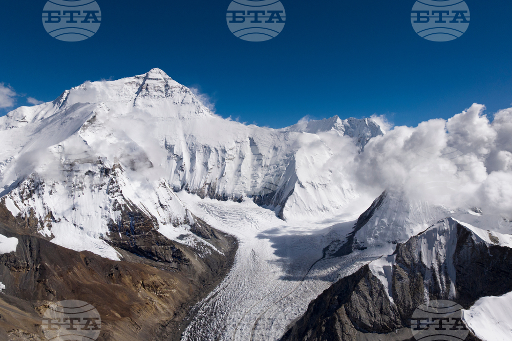 Mount Everest Skier History