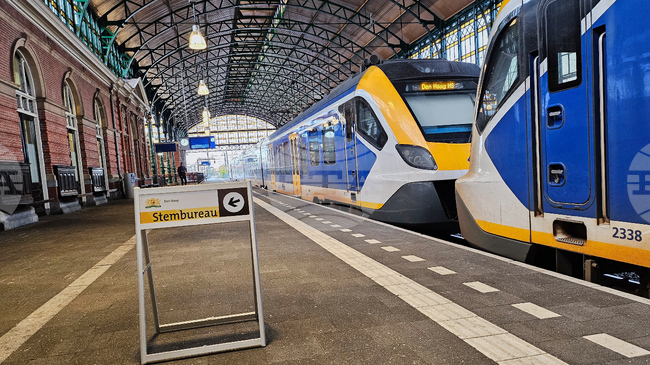 Железопътният трафик в Нидерландия е блокиран заради снеговалежи и заледявания 