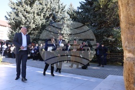 Молдова - Ден на бесарабските българи - паметник - цветя
