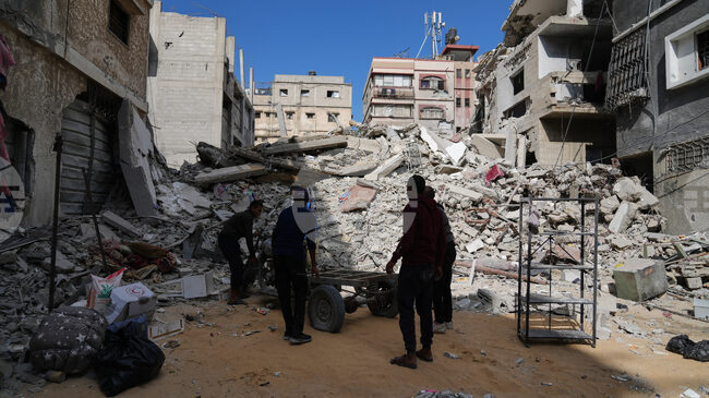 Израелската армия обяви, че примирието е възстановено, след като при нейни удари в Газа през нощта бяха убити над 100 души