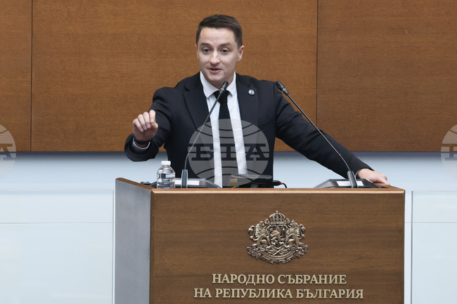 Continue the Change - Democratic Bulgaria Criticizes Bulgarian MPs' Presence at BRICS Forum