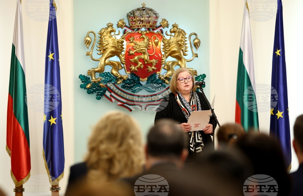 Азбуката, писането и четенето са най-крехката човешка дейност, без която развитието на интелекта е немислимо, каза проф. Вася Велинова