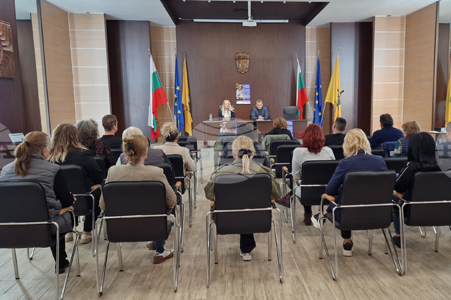 Правата на потребителите и задълженията на търговците бяха сред обсъжданите теми на информационна среща за въвеждане на еврото в Нови пазар