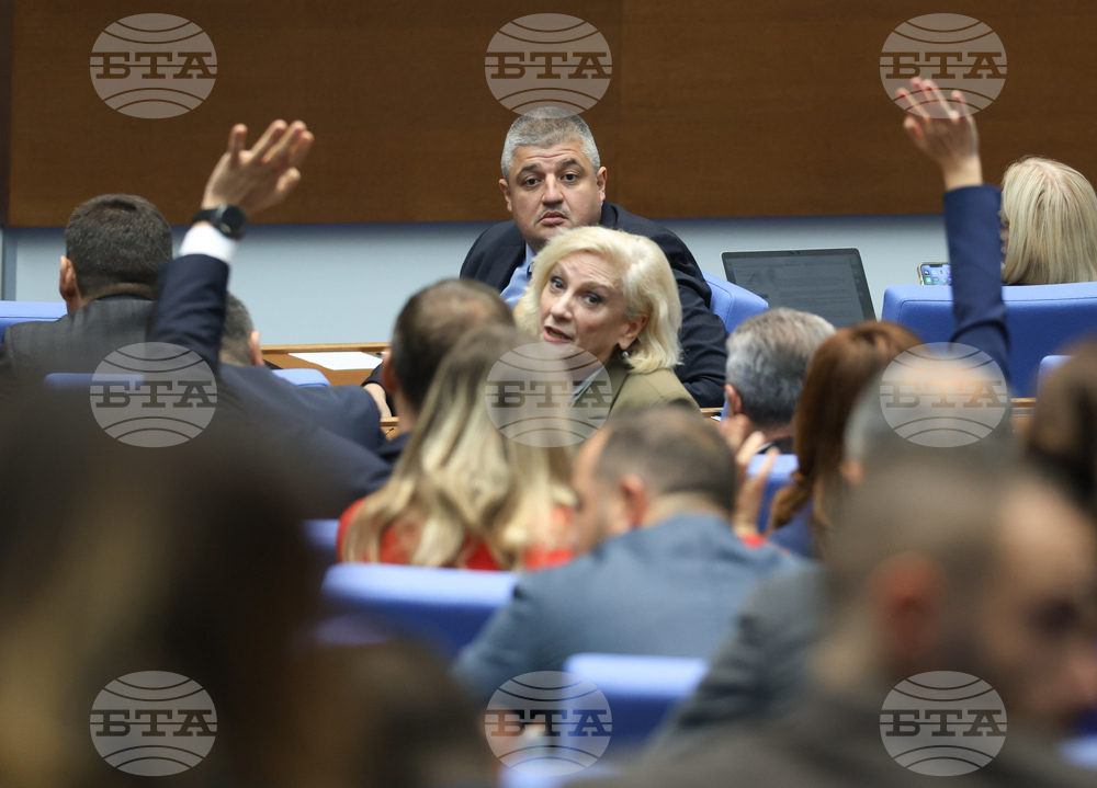 Медицинските сестри ще участват в преговорите по Националния рамков договор, реши на първо четене Народното събрание 