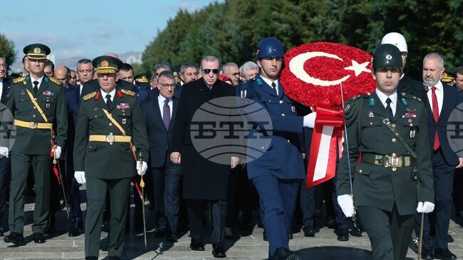 Работим по примера на Ататюрк Турция да върви начело със съвременните цивилизации, каза Ердоган на честванията за турския национален празник