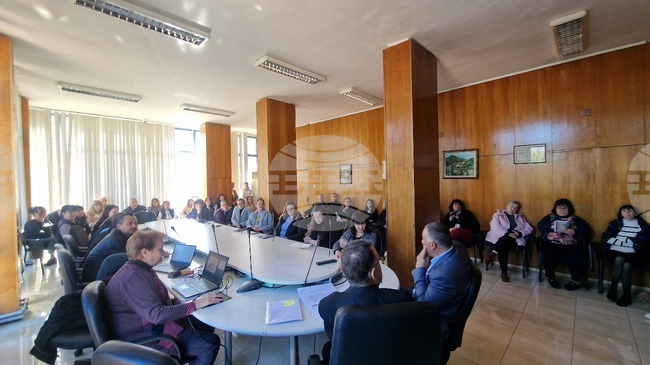 През месец януари 2026 г. ще може да се плаща в брой в евро и в лева, обясниха експерти на среща за въвеждане на еврото в Златоград