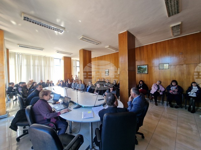 През месец януари 2026 г. ще може да се плаща в брой в евро и в лева, обясниха експерти на среща за въвеждане на еврото в Златоград