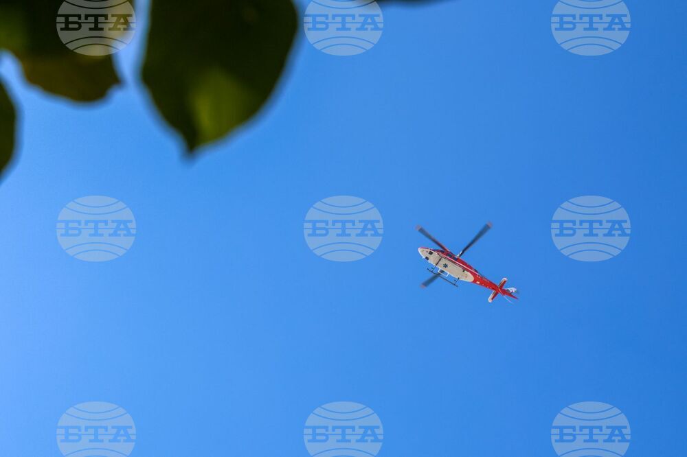 Въздушната линейка транспортира родилка с обилна кръвозагуба от Благоевград към столична болница