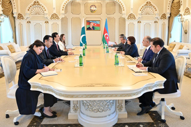 АЗЕРТАДЖ: Председателката на азербайджанския парламент се срещна с председателя на пакистанския Сенат