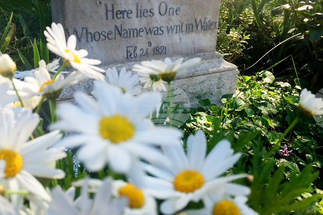 Поезията е начин за разбиране на живота чрез усещане, а не чрез логика, казва Джон Кийтс, от чието рождение днес се отбелязват 230 години