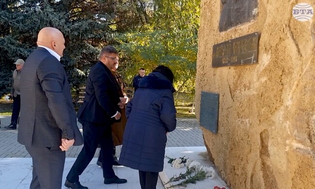 С поднасяне на цветя пред паметника на Иван Инзов започнаха честванията на Деня на бесарабските българи в Тараклия