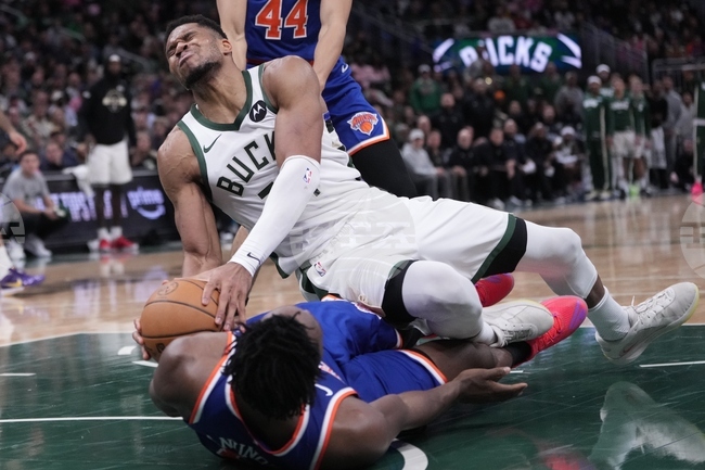 APTOPIX Knicks Bucks Basketball