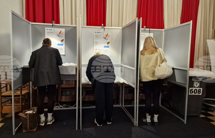 Netherlands Holds Early Parliamentary Elections