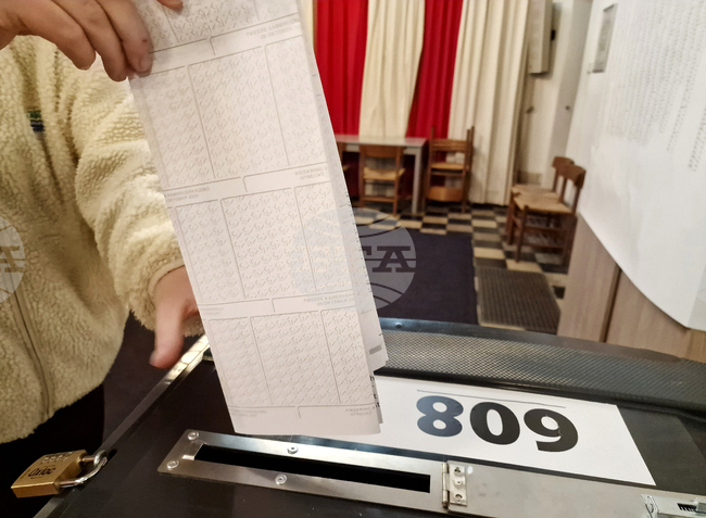 Рекорден брой празни бюлетини, както и повече невалидни гласове 