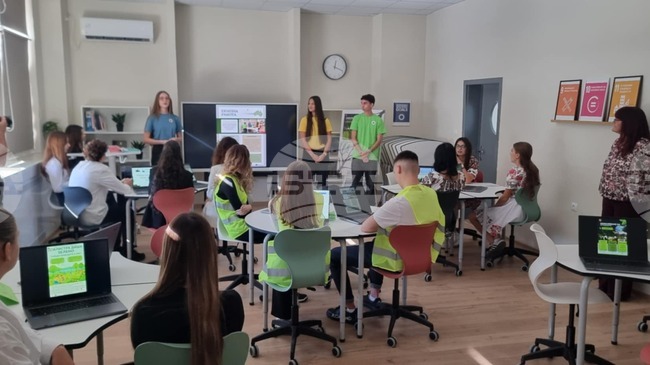 Нов STEM център беше открит в Езиковата гимназия „Пейо Яворов“ в Силистра