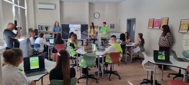 Нов STEM център беше открит в Езиковата гимназия „Пейо Яворов“ в Силистра