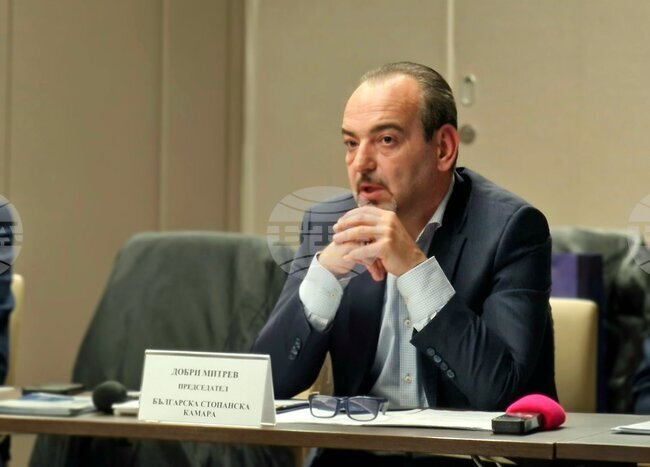 Бизнесът в Бургас да бъде по-активен в социалния диалог, призоваха от Българската стопанска камара