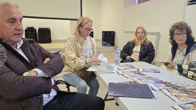 Притесненията на ресторантьори и търговци са за януари - месецът с използване на две валути, бе посочено на информационна среща за еврото в Ябланица