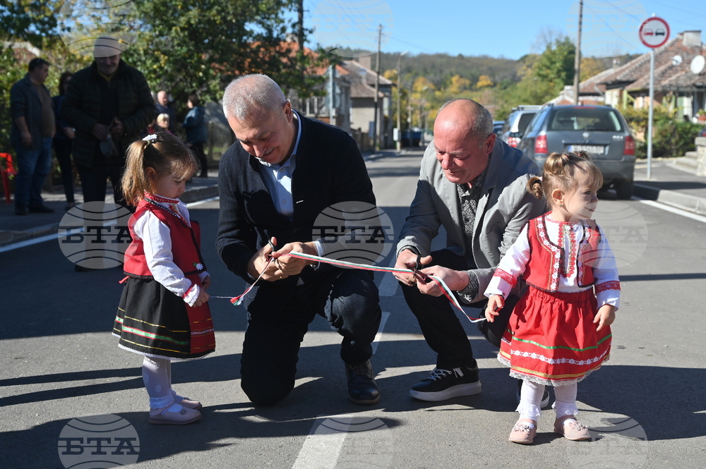Село Белотинци - новоизграден път - откриване