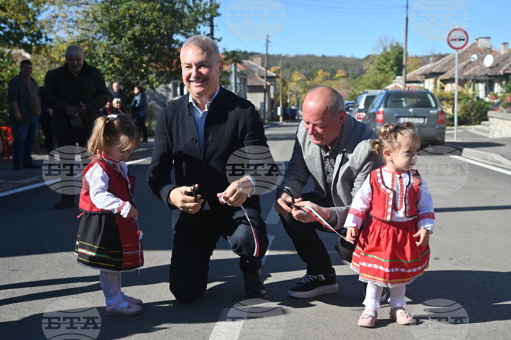 Село Белотинци - новоизграден път - откриване