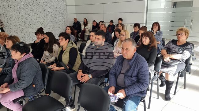 Необоснованото покачване на цените и притесненията на ресторантьори и търговци бяха обсъдени на информационни срещи за еврото в пет български града