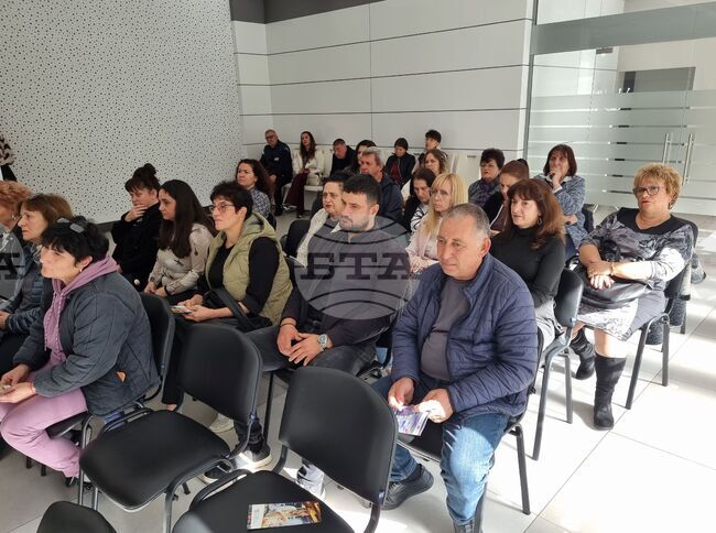 Необоснованото покачване на цените и притесненията на ресторантьори и търговци бяха обсъдени на информационни срещи за еврото в пет български града