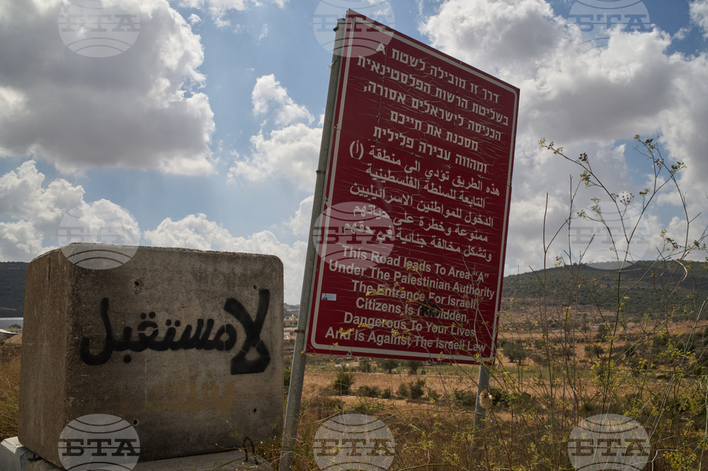 Mideast Wars West Bank Barriers
