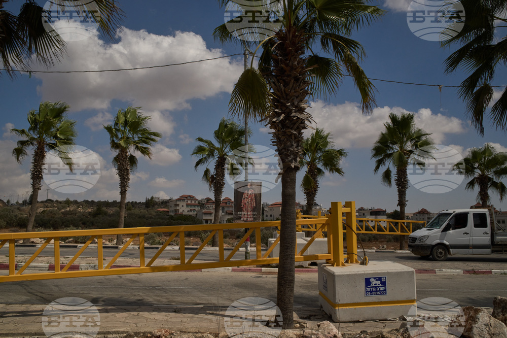 Mideast Wars West Bank Barriers