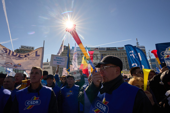 Хиляди протестиращи призоваха за спиране на мерките за икономии в Румъния 