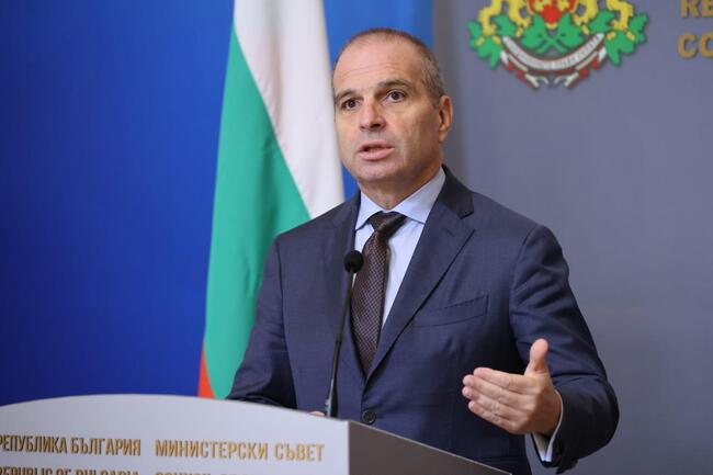 Вицепремиерът Караджов: Въвеждаме ясни правила и контрол за всяка атракция – на сушата, във въздуха и по вода