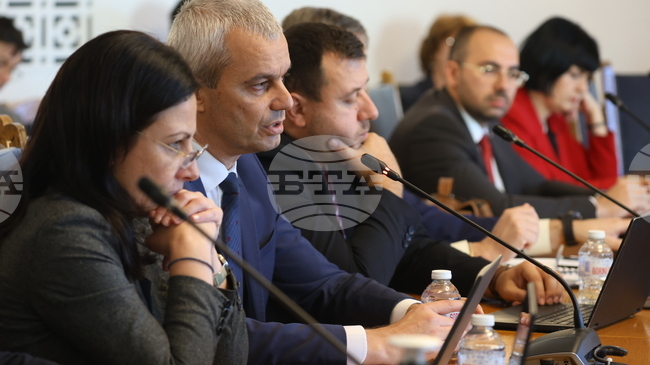 Парламентарната правна комисия отхвърли законопроекта на „Възраждане“, забраняващ санкционирани по "Магнитски" да заемат държавни и партийни длъжности