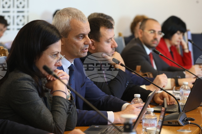 Правната комисия в парламента отхвърли законопроекта на „Възраждане“, забраняващ санкционирани по "Магнитски" да заемат държавни и партийни длъжности