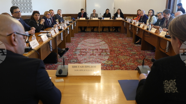 Парламентарната социална комисия прие възможността за гъвкаво работно време на родителите на деца до 12-годишна възраст през лятната ваканция