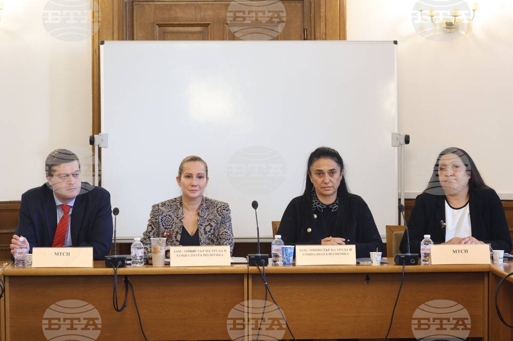 Парламентарната социална комисия не прие предложението 15-дневният отпуск за бащи да се ползва на части 