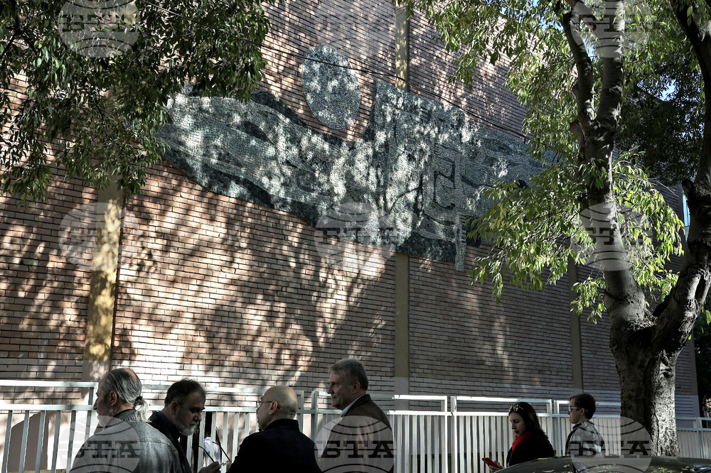 Варна - мозайка "Хората и морето" - преместване