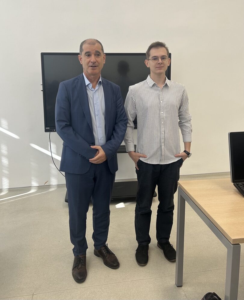 Бургаският държавен университет откри нов курс по роботика за младежи с висок потенциал