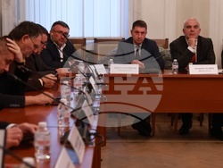 Парламент - Комисия по вътрешна сигурност и обществен ред