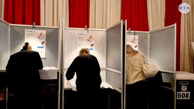 Netherlands Holds Early Parliamentary Elections