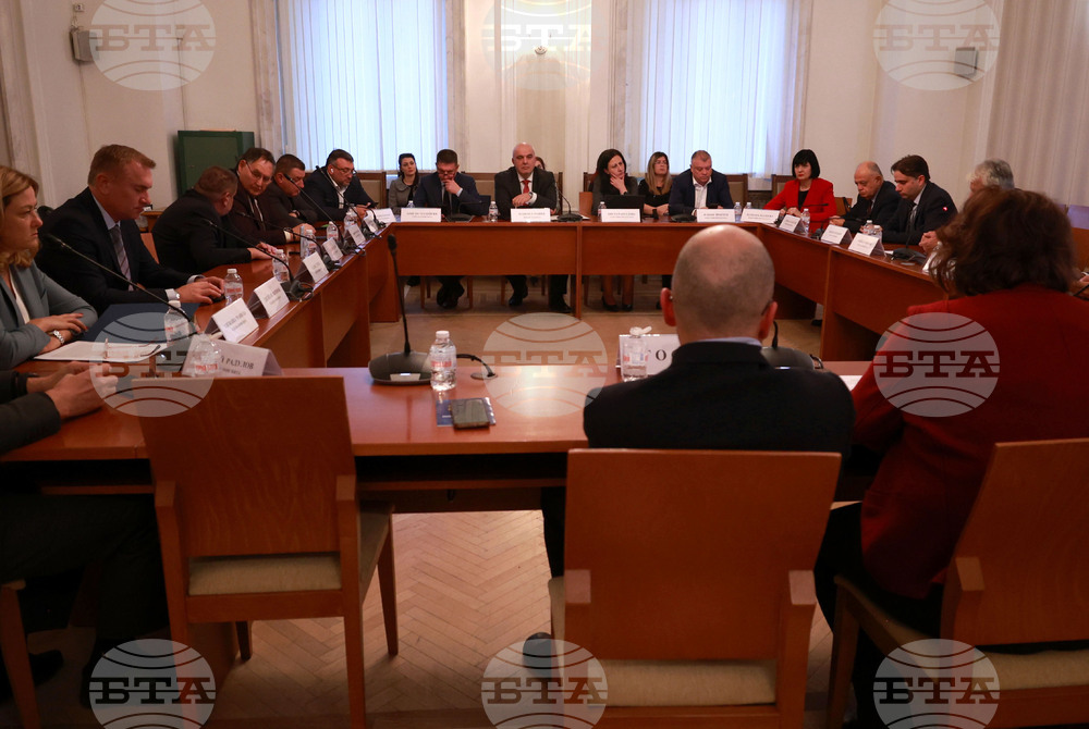 Парламентарната вътрешна комисия отхвърли ветото на президента върху два закона - за специалните разузнавателни средства и за Държавна агенция „Разузнаване“