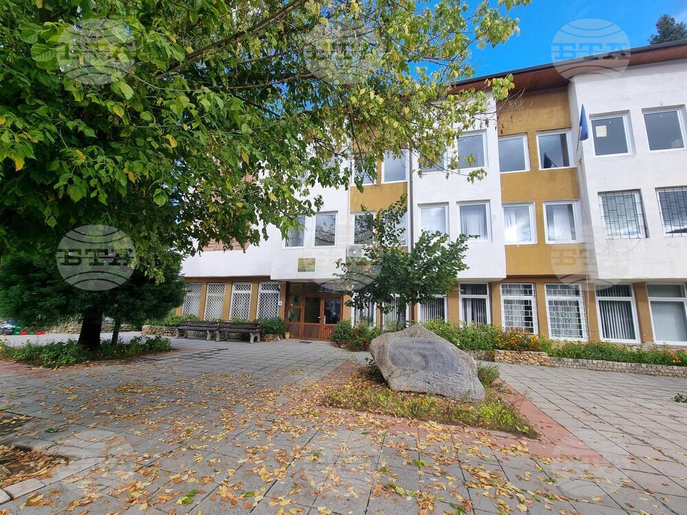 Десет хиляди лева заложиха общинските съветници в Трекляно за аварийни ремонти на улици, пътища и речни корита