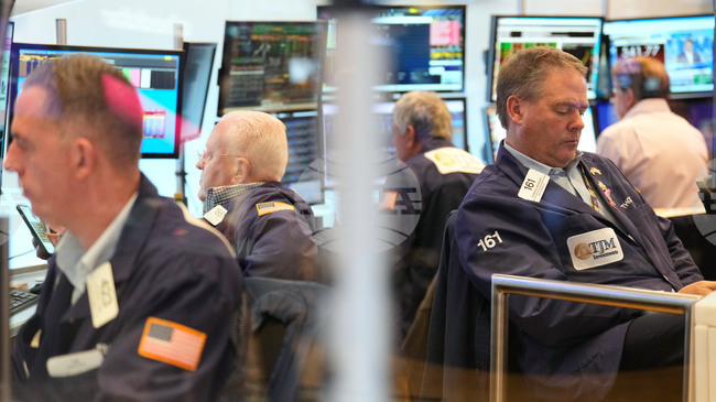 Първата сесия на Уолстрийт за ноември започна с разнопосочни сигнали