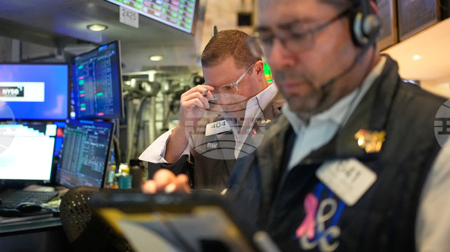 Индексите на Уолстрийт се повишават в началото на търговията след оповестяването на данните за заетостта в частния сектор в САЩ