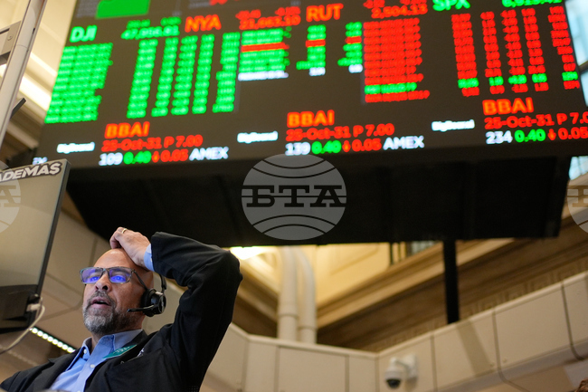 Понижение на котировките на Уолстрийт, биткойнът спадна под 100 000 долара, а доларът достигна 4-месечен връх спрямо еврото