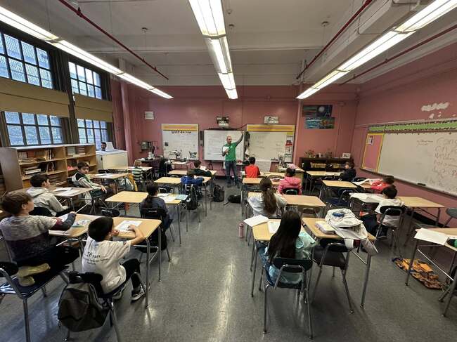 Българското училище „Христо Ботев“ в Ню Йорк бе домакин на международния турнир „Математика без граници“