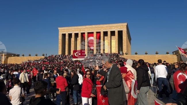 Над един милион души са посетили Мавзолея на Ататюрк в Деня на Републиката