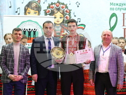 Молдова - Ден на бесарабските българи - Международен детски фестивал за българска музика и танц - награждаване