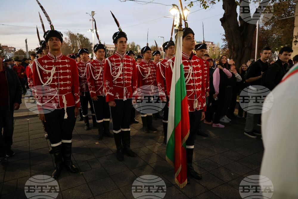 Бургас - ученици - факелно шествие