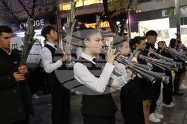 Бургас - ученици - факелно шествие