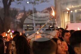 Бургас - ученици - факелно шествие