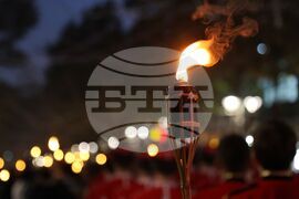 Бургас - ученици - факелно шествие